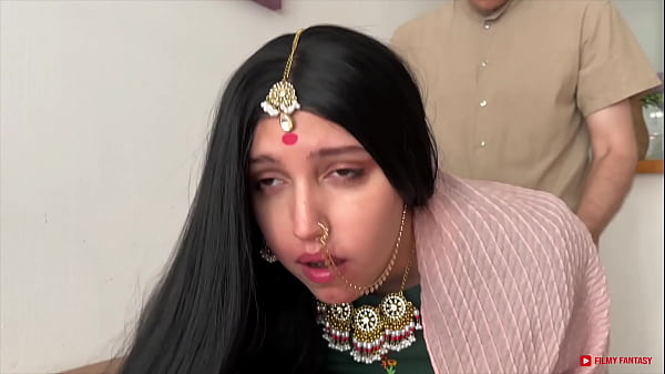 Bhabhi in heat. She needs to fuck badly.