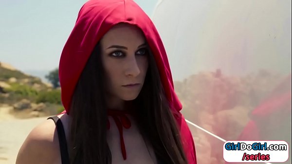 LR2 Shyla helps Lil Red to find her inner power by licking