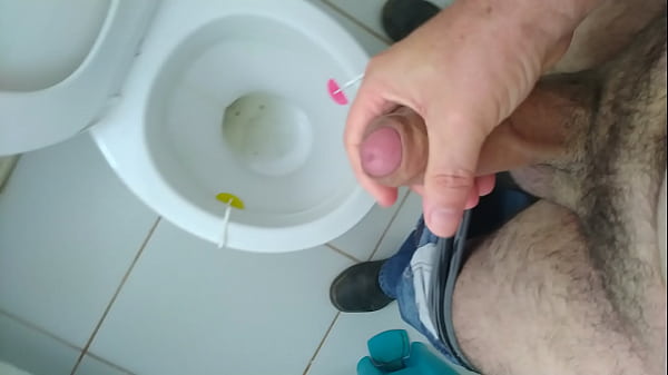 Roludo se exibindo para Guei 