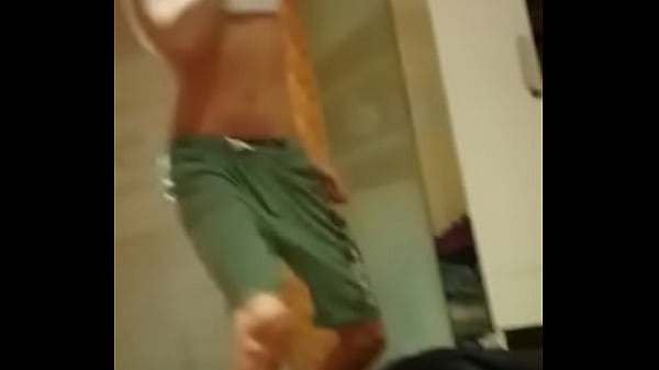 Twink dancing hot lat&iacute;no