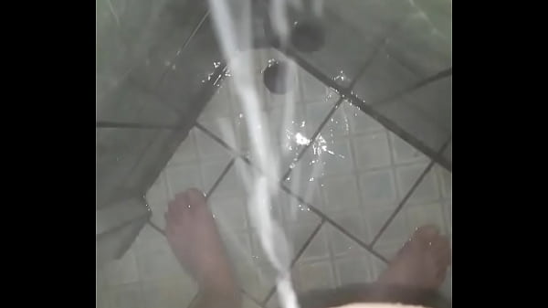 Me masturbo en el ba&ntilde;o y me vengo demasiado