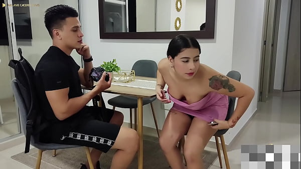 fotagrafo cachondo se folla a su modelo - bbw - en espa&ntilde;ol