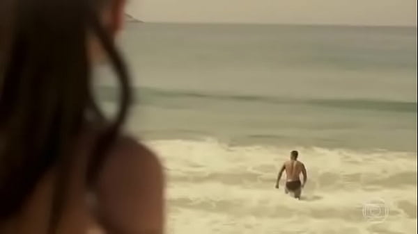 Lucas Lucco de sunga 