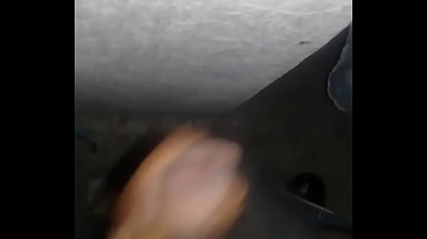 masturbandose  en el trabajo 