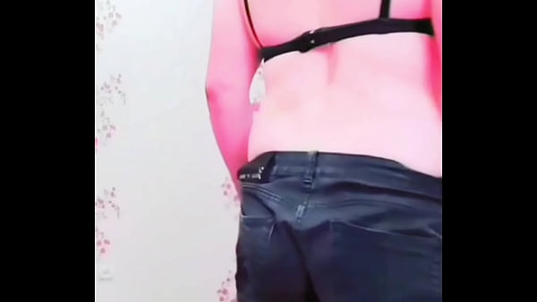 Fierce and Flawless: Crossdresser Kitty's Fashion Showcase! 