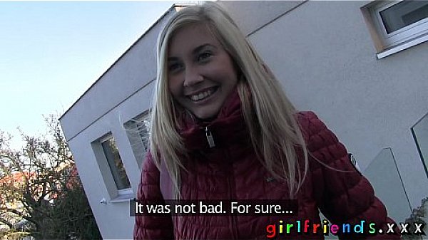 Girlfriends catch up and make amateur homemade lesbian sex tape