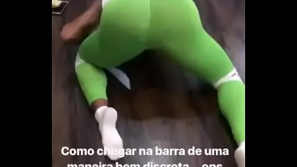 Gracyanne barbosa engatinhando toda aberta