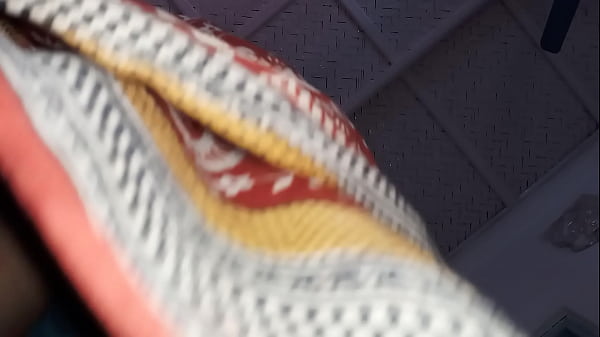 Pussy of indian maid exposed