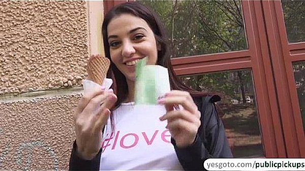 Jessica Malone flicks her tongue around a delicious ice cream and sucks cock aft