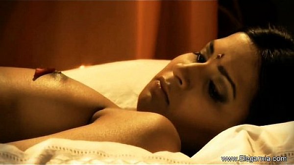 Sensuous indian MILF Dancer Babe 