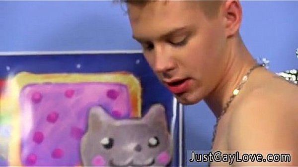 Aussie gay boy porn Lucky Kyler Ash has Nathan Clark all strapped up