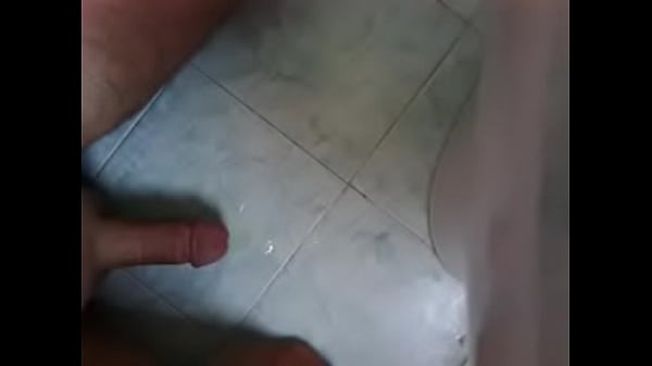 cumshot no hand and buttplug  