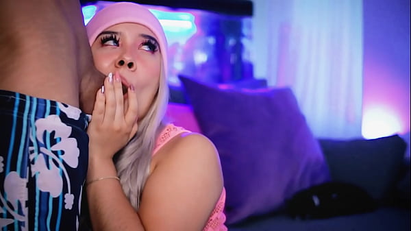 Colombian with an innocent face loves to suck cocks since it makes her very horny