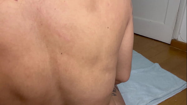 free pv Playing on the floor with a 9.5inch cock on pussy and trying my new ben wa balls (thai balls)