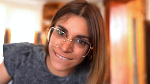 When the delivery guy arrives and my friend can't hold back her urge to suck his cock