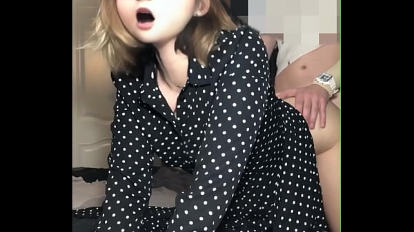 Teenagers film their sex on the phone