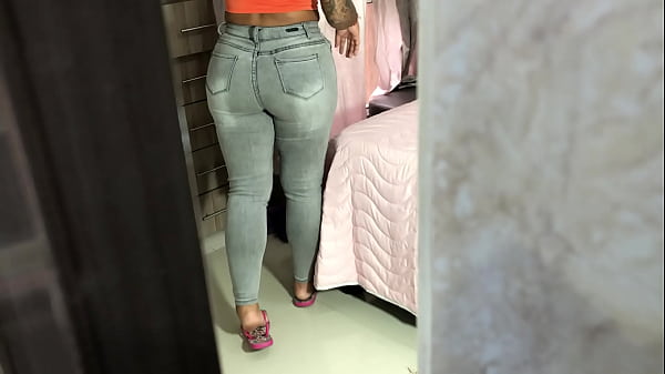 ESPIANDO A MI MADRASTRA SEXY CAMELTOE  