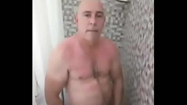 Me ba&ntilde;o y me masturbo