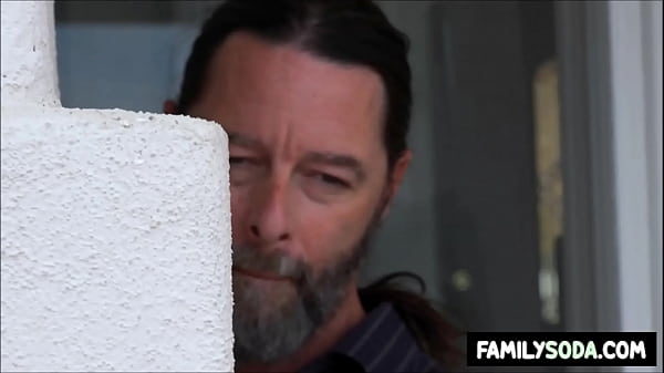 StepDaddy bangs his smoking hot stepdaughter  