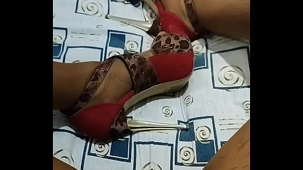 Super deliciosa travesti desnuda, en zapatillas y mis pantimedias