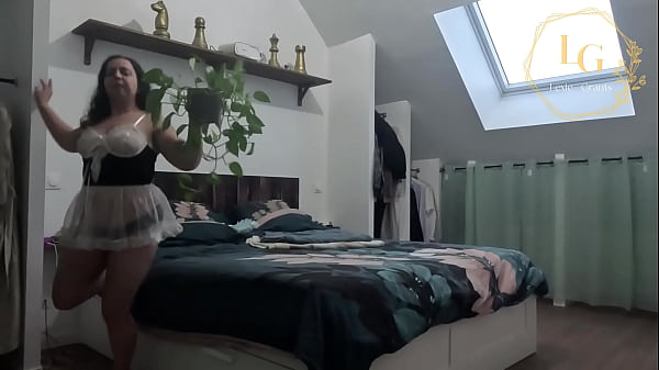 Chubby soubrette sexy - Lexie Grants  