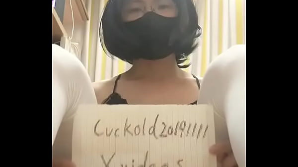 穿情趣内衣带锁的小伪娘，请爆射吧