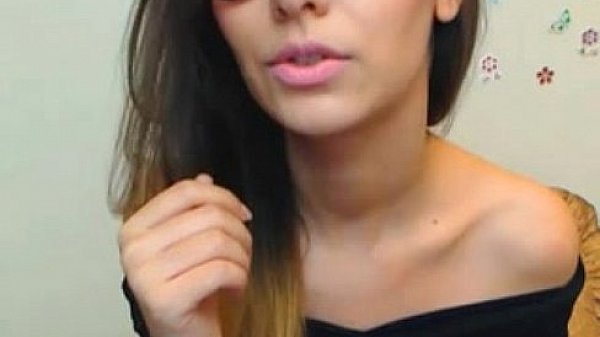 Hard Rubbing Pussy Before Webcam