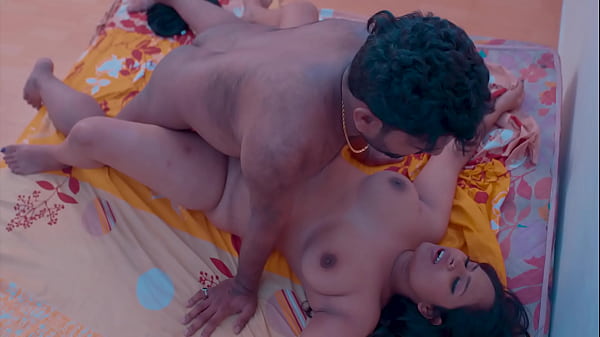 Big boobs desi bhabhi seduces her naughty devar in the bed