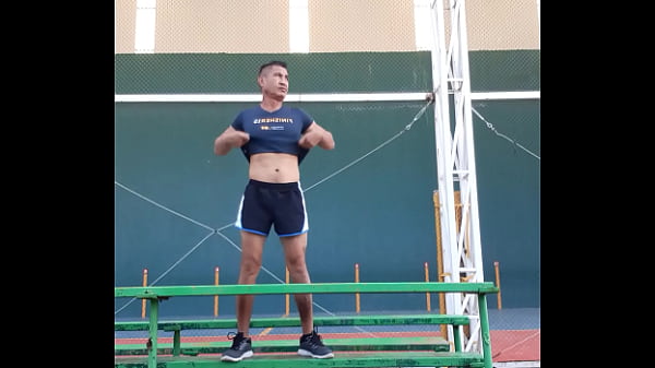 Me encuere en parque canchas de fronton  