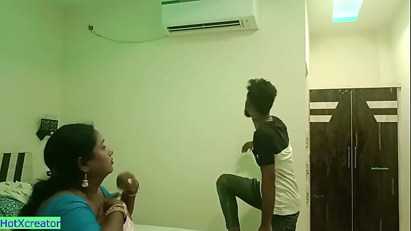 Indian hot Cheating wife hot hardcore sex! with clear Hindi audio 