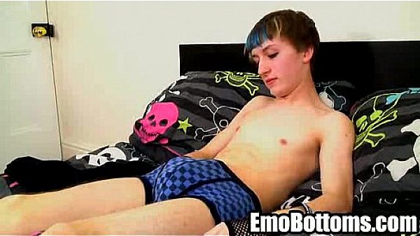 Emo twink Blayde O'Neil playing with his hard cock024 2 