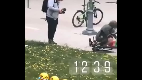 Short film! We were caught by paparazzisPor petici&oacute;n de david elmoreno jejejeje DioxCorp  