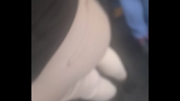 Bubble booty on young chick