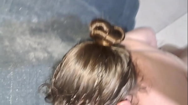 Brincadeira com amigo dotado no buraco do prazer 