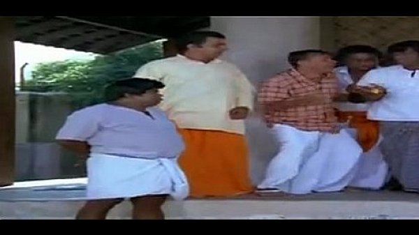 Banana Comedy Senthil & Kaundamani from Karakattakaran 1989 Tamil - YouTube [360p]