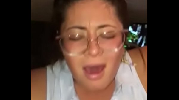 Novinha gostosa assistindo netflix