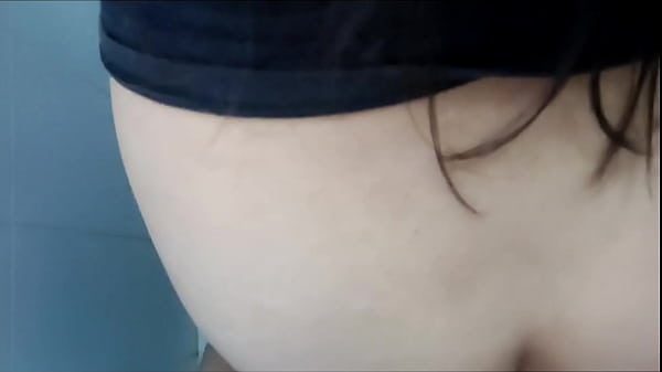 Con una estudiante de medicina en el BA&Ntilde;O de la UNIVERSIDAD  