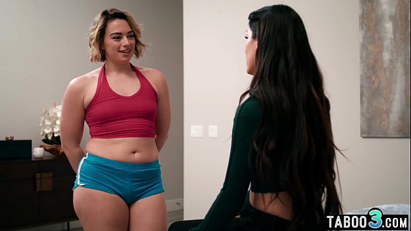 Glamorous latin shemale fucking her hot GFs fresh pussy