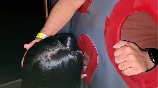 Levando rola na frente do corninho  