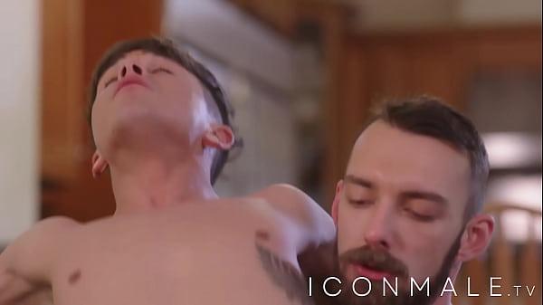 Tengo la polla mas grande que mi padrastro