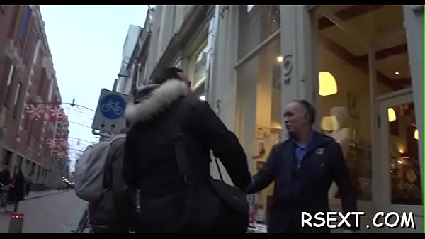 Cutie gets hairless cunt licked