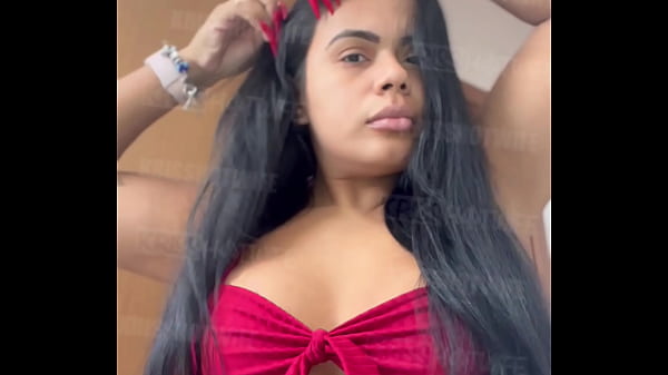 Me espie enquanto me arrumo / I'm ready while I get ready