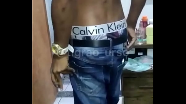 I shaved my favorite mavambo's ass and left it smooth - complete on red