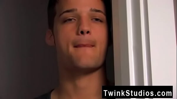 Twink sex Levon and Krys are in a palace together. One is pumping