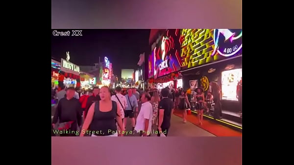 ️ Walking down Walking Street in Pattaya on Halloween 2024... the neon lights are out, sexy costumes everywher...