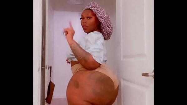 One big booty you gonna love to fuck 