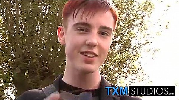 Horny dudes bang in car