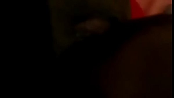 putinha coroa enfiando banana e gozando  