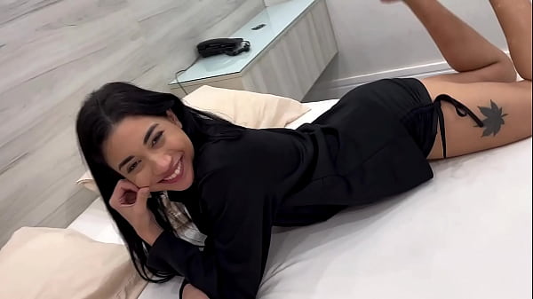 Putaria com a safada Eva Perez dando cu e buceta e acabando toda gozada 