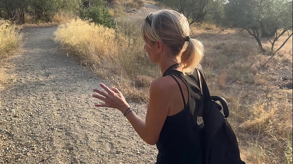 ACCIDENTAL RISKY SEX - QUICK FUCK IN THE VIEWPOINT OF A CASTLE 